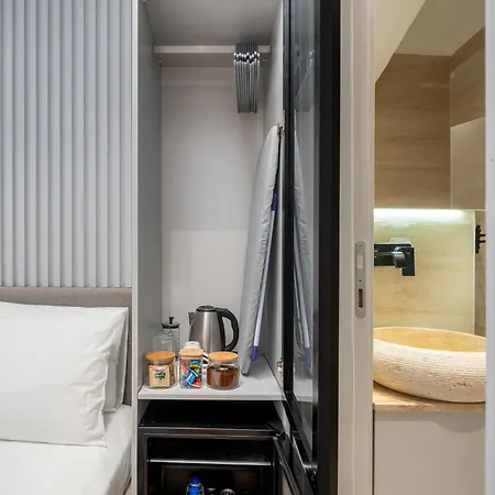 Pia Global - Nevizade