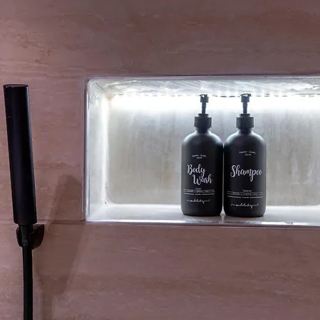 Pia Global - Nevizade