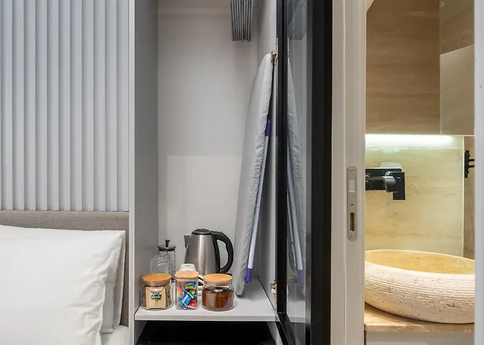 Pia Global - Nevizade